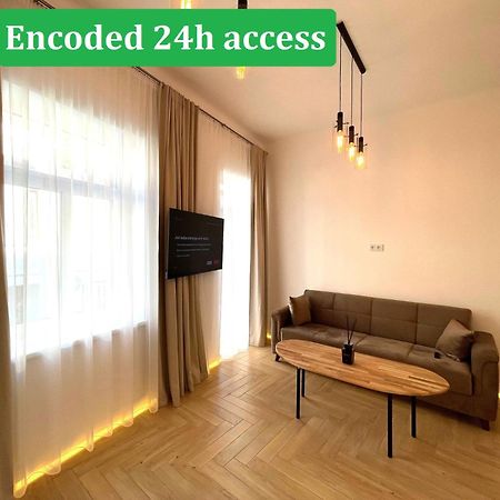 Picturesque Old Town Apartment With Charming Balcony Kaunas Exteriér fotografie