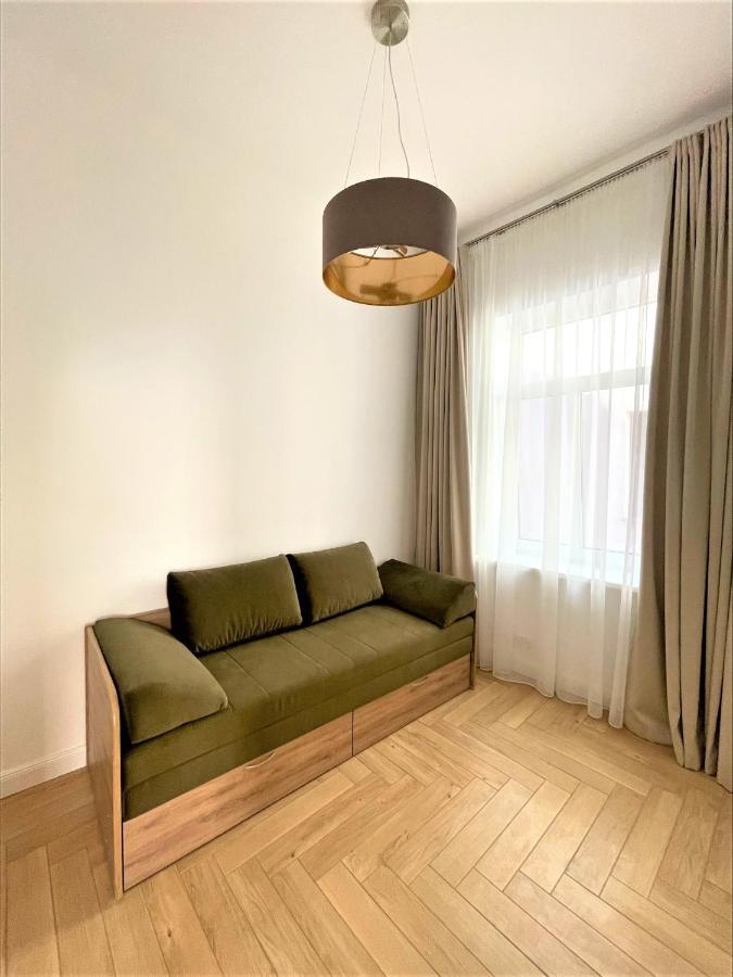 Picturesque Old Town Apartment With Charming Balcony Kaunas Exteriér fotografie