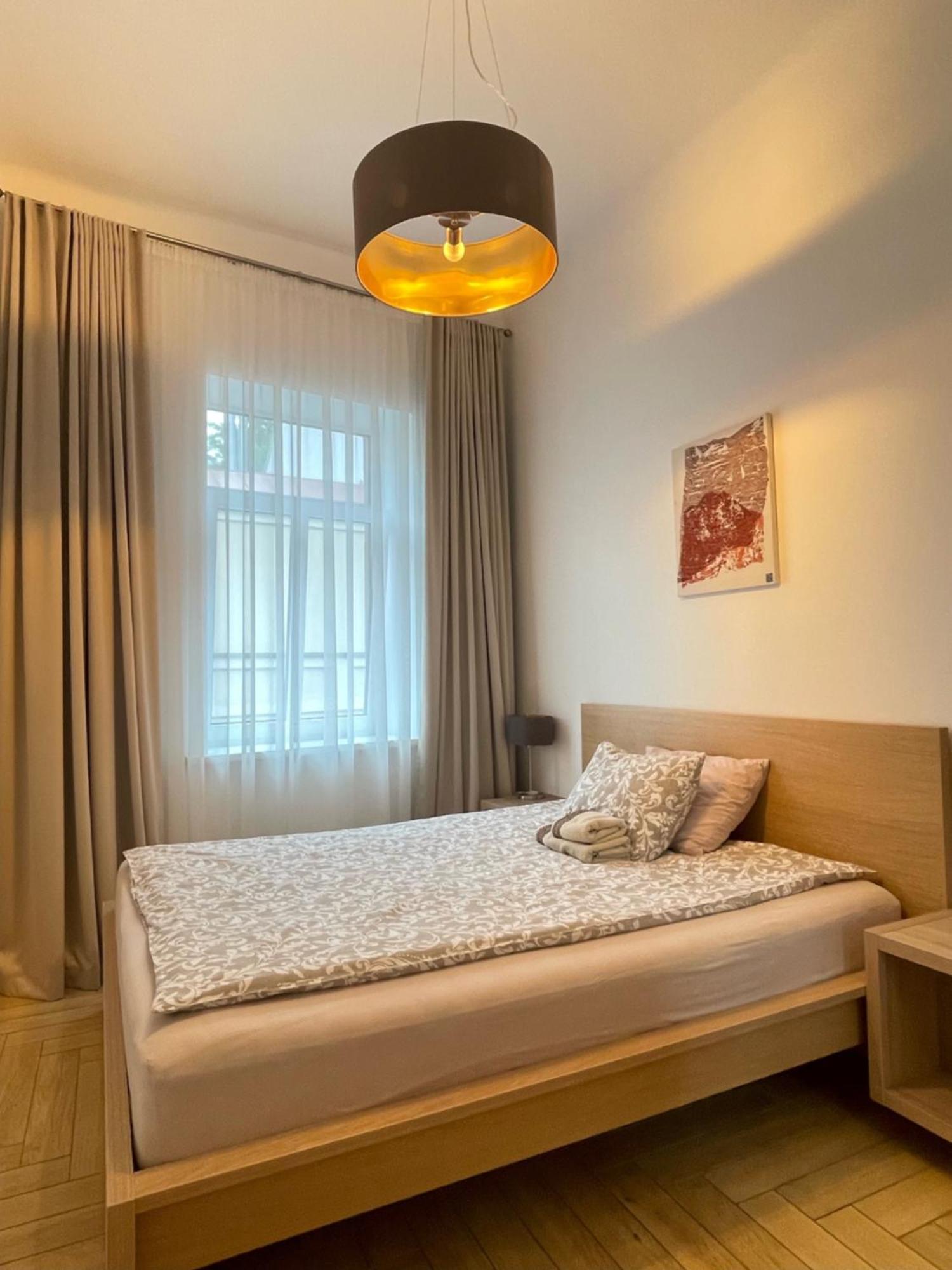 Picturesque Old Town Apartment With Charming Balcony Kaunas Exteriér fotografie