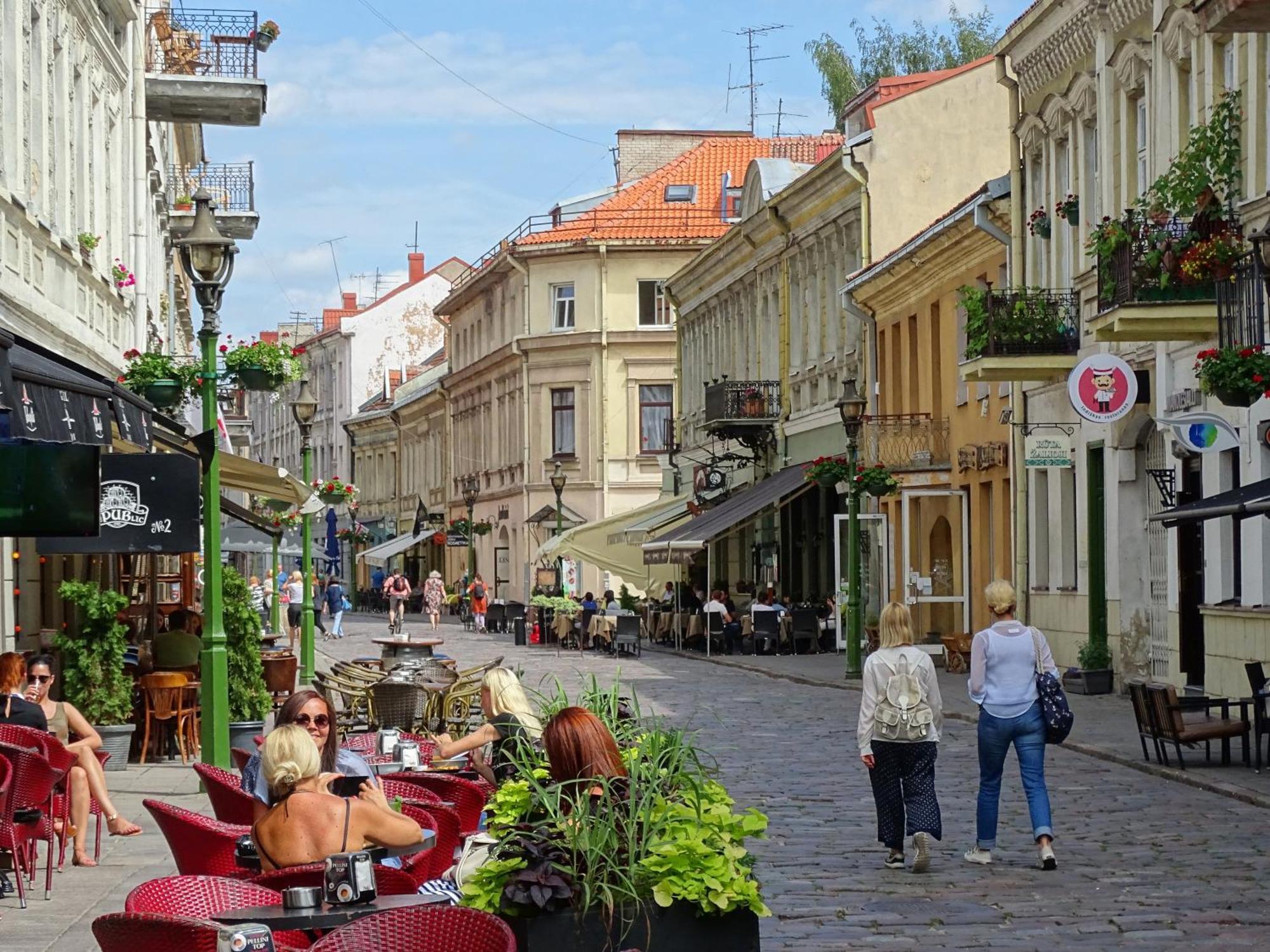 Picturesque Old Town Apartment With Charming Balcony Kaunas Exteriér fotografie